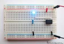 Arduino Breadboard Blink 1 LED